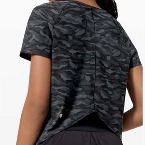 Lululemon rise and run top